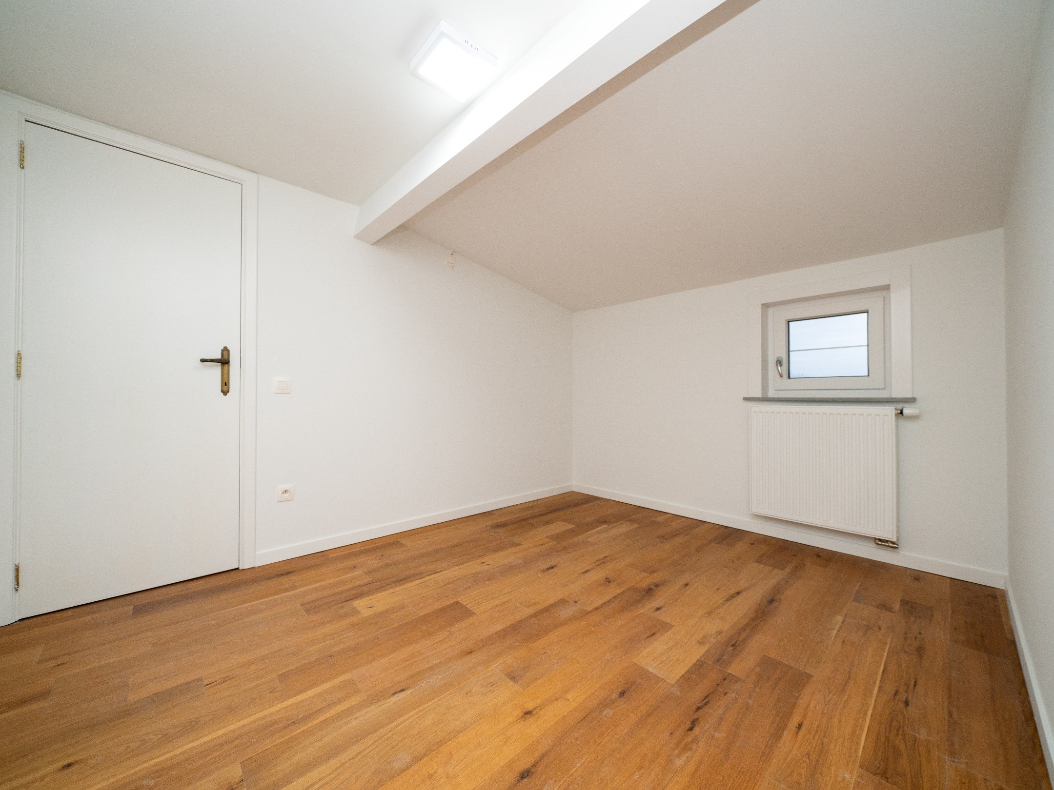 Recent gerenoveerde woning met 4 kamers en 2 badkamers 