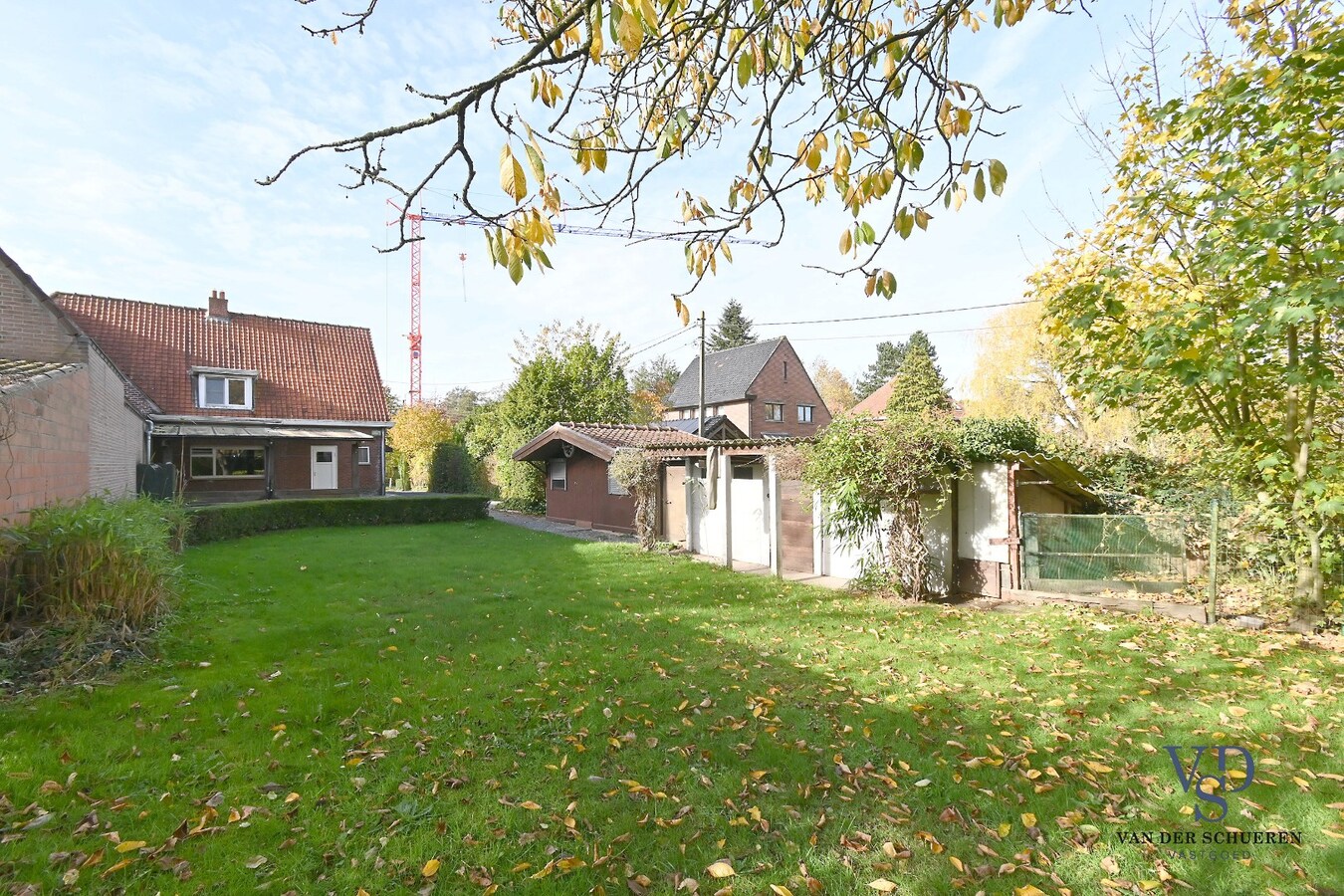 Te renoveren halfopen bebouwing in Deurle 