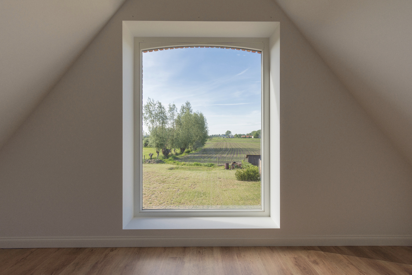 Hoogwaardig afgewerkt landhuis met weids uitzicht 