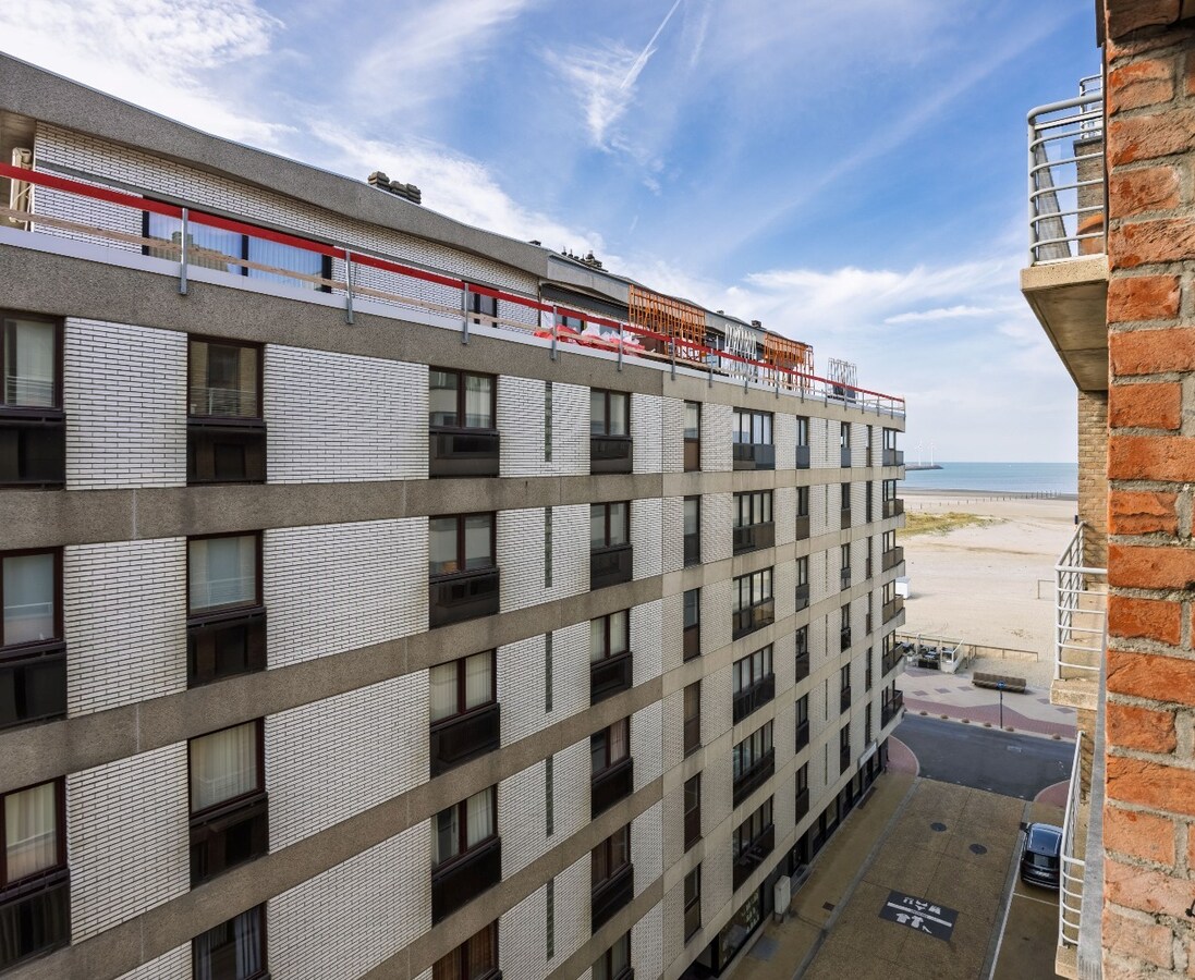 Uitzonderlijk hoekappartement met zijdelings zeezicht 