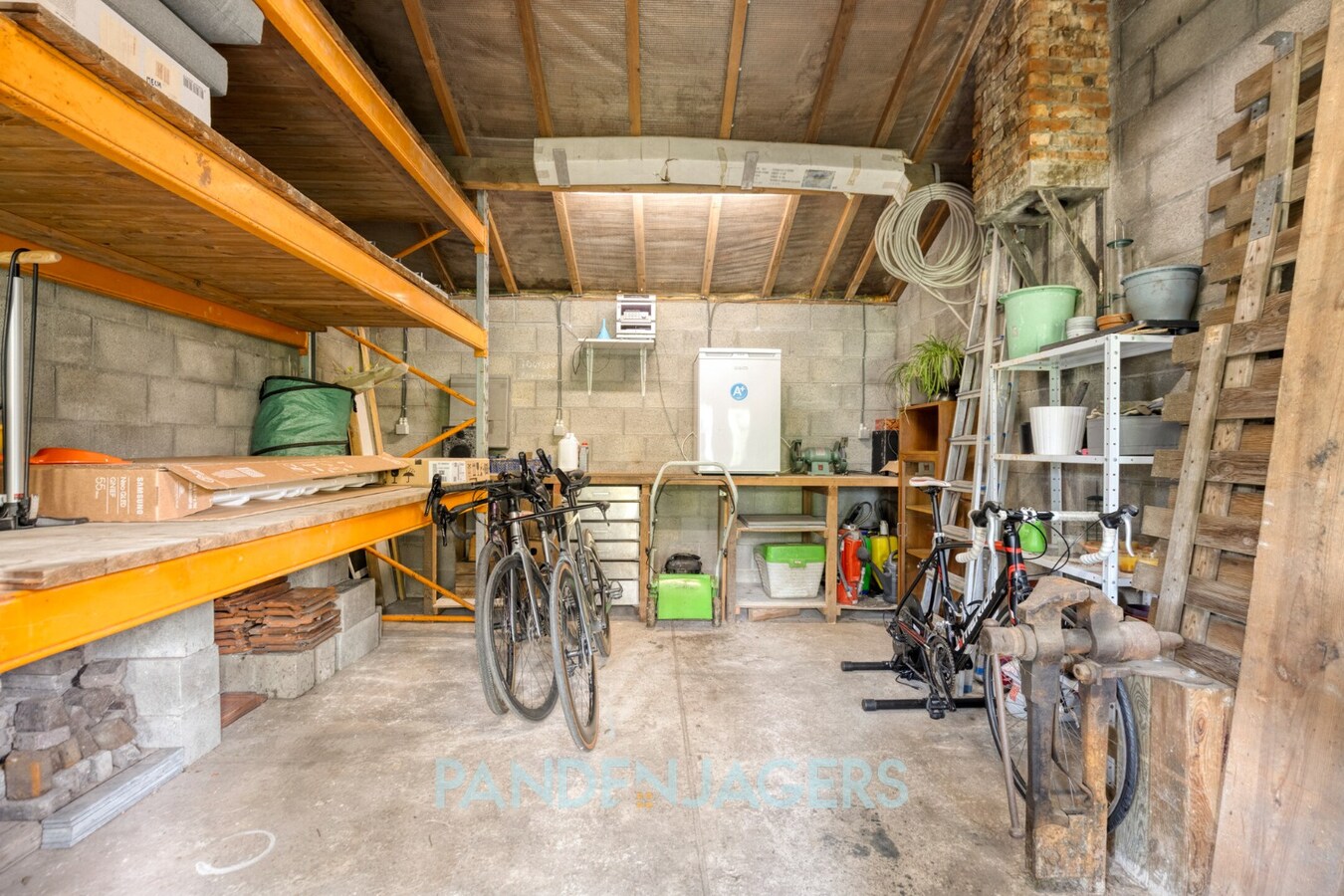 Instpaklare woning met mooie tuin te Duffel 