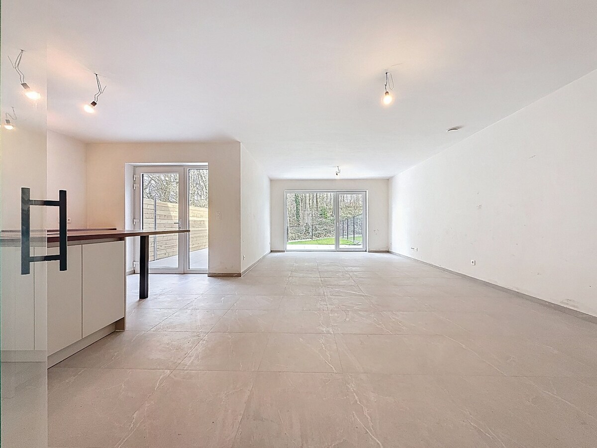 Tiptop afgewerkte nieuwbouw BEN-woning te St-L-Houtem, 6% BTW mogelijk 