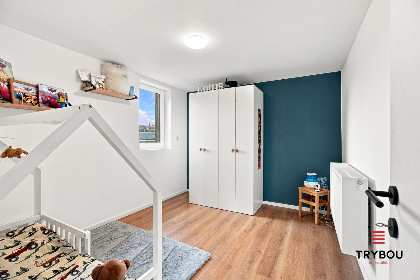 Uitstekende gelegen woning met loods en tuin! 