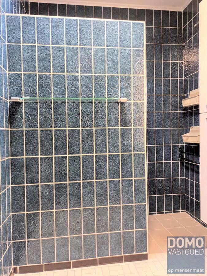 Vernieuwde seniorenwoning met 3 slaapkamers en inpandige garage gelegen in Tuilt (Kuringen) 