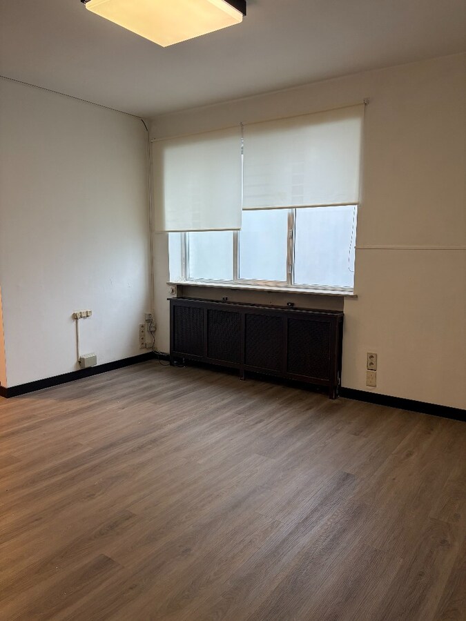 Centraal gelegen voormalige dokterspraktijk 