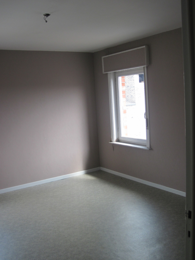 Degelijke Half Open Bebouwing. Bijzonder rustig gelegen ! 