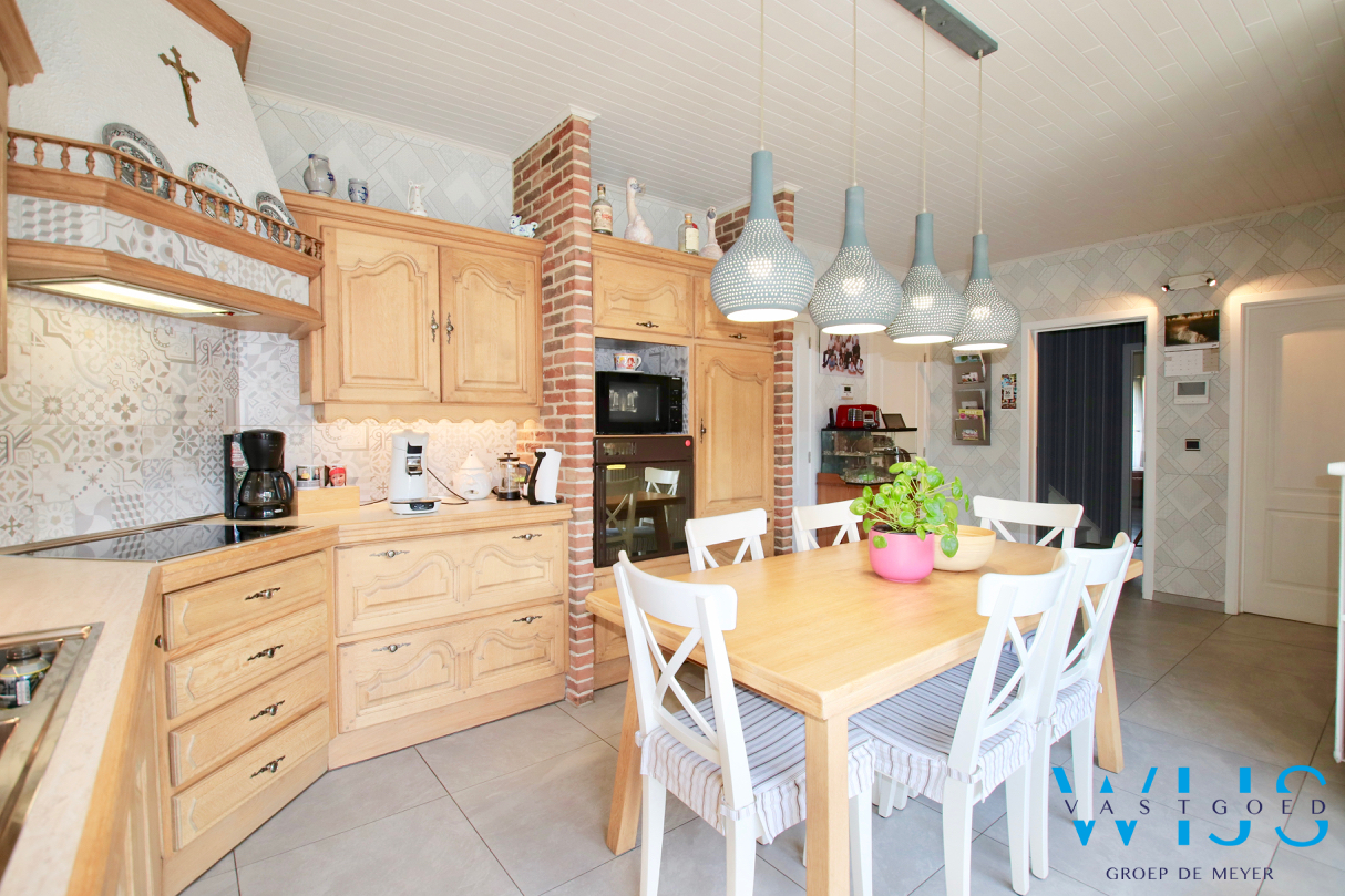 Prachtige alleenstaande woning op een aangenaam perceel van 1060m² in Doornzele ! 