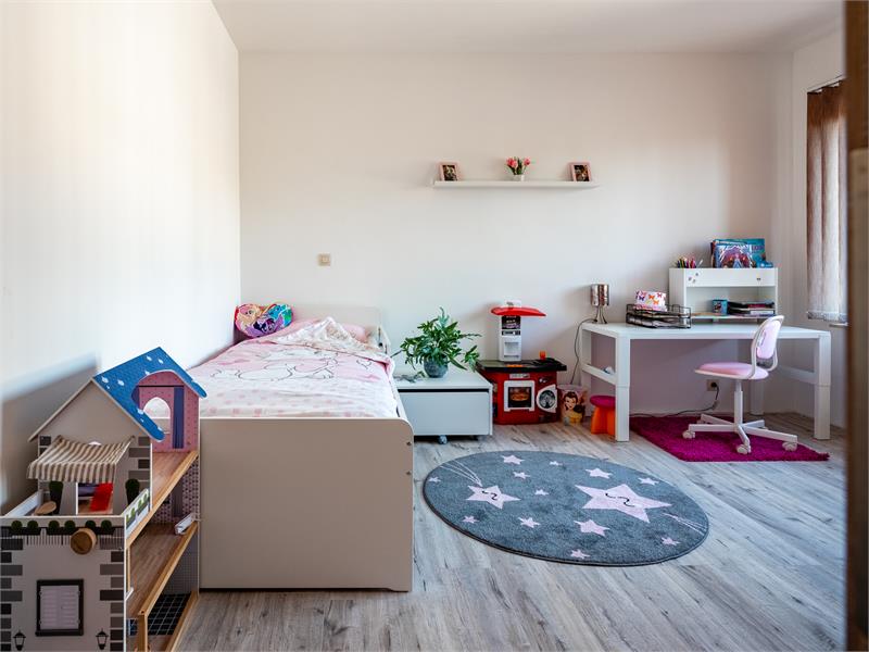 Ruime, subliem gerenoveerde woning in hartje Eeklo 