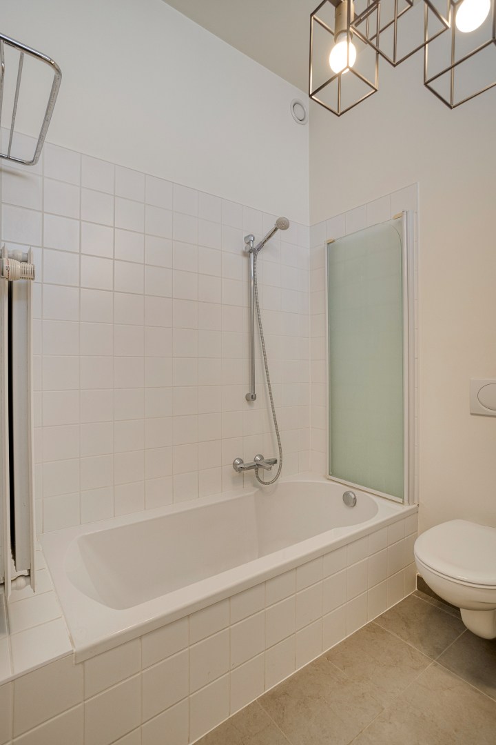 Studio met ruim terras, ondergrondse autostaanplaats en private kelderberging in Leuven! - EPC 60 kWh/m² - bewoonbare opp. 47 m² 