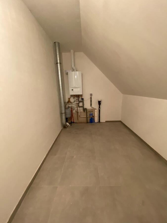 Woning met 4 slaapkamers en garage te Koekelare 