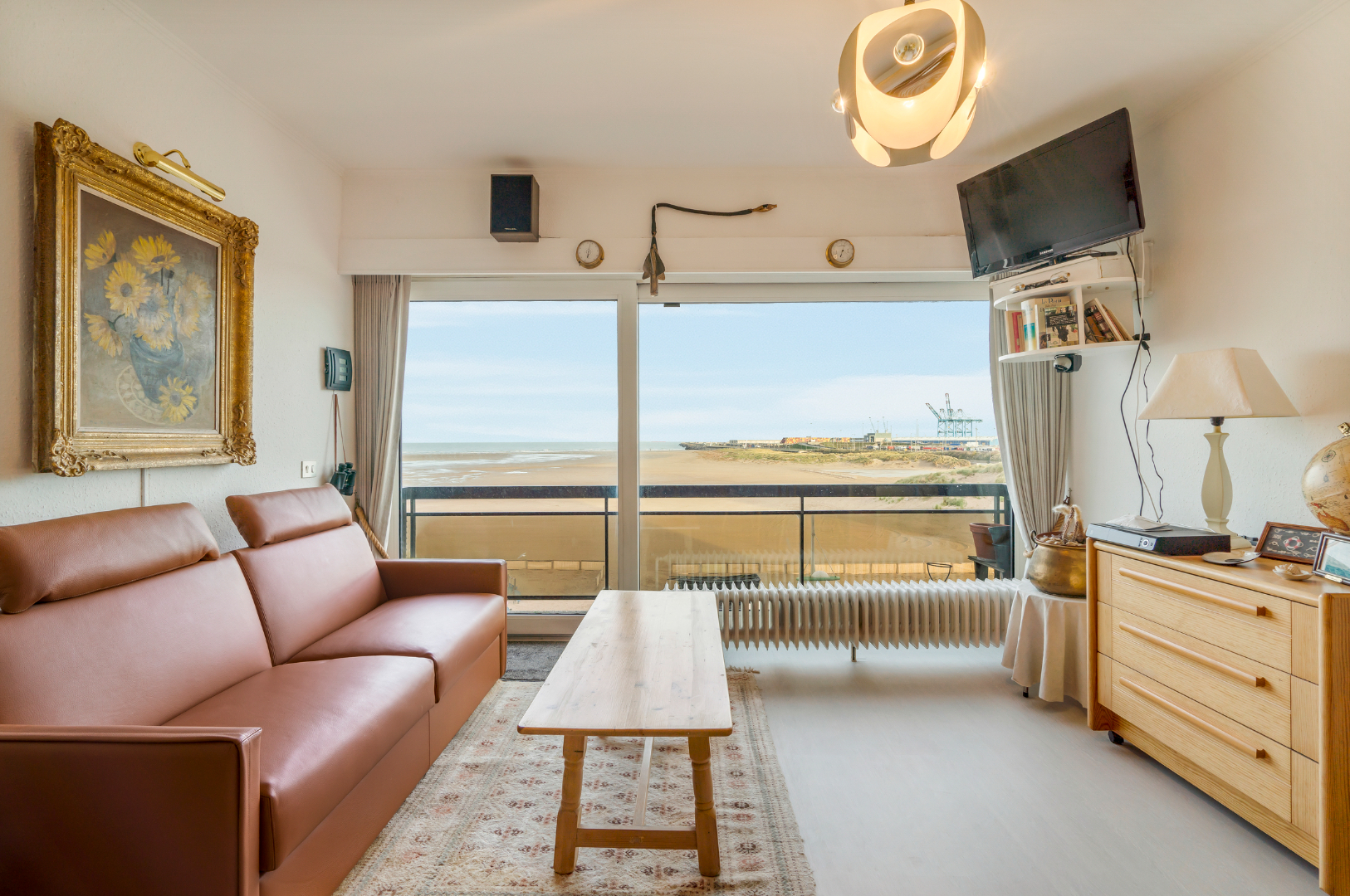 te renoveren studio op de Zeedijk van Zeebrugge 