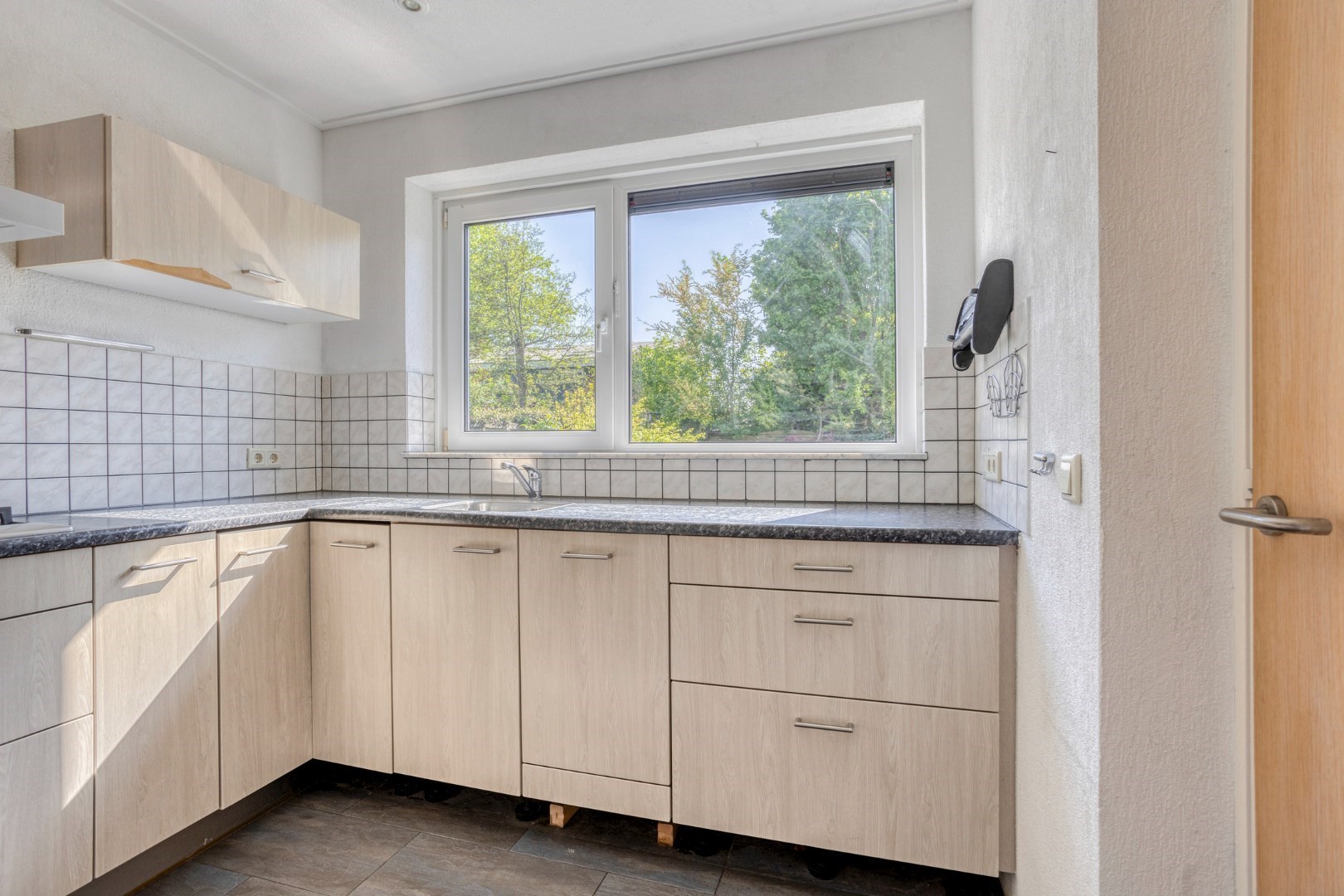 Wonen aan het water – Royale vrijstaande villa (adres: Zwanenlaan 11 te Kamperland) op steenworp afstand van het Veerse Meer. 