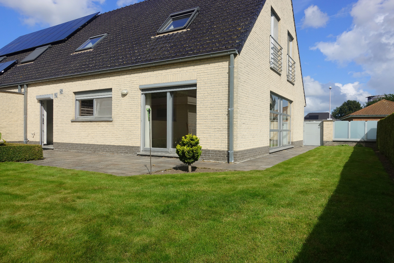 Instapklare halfopen woning 