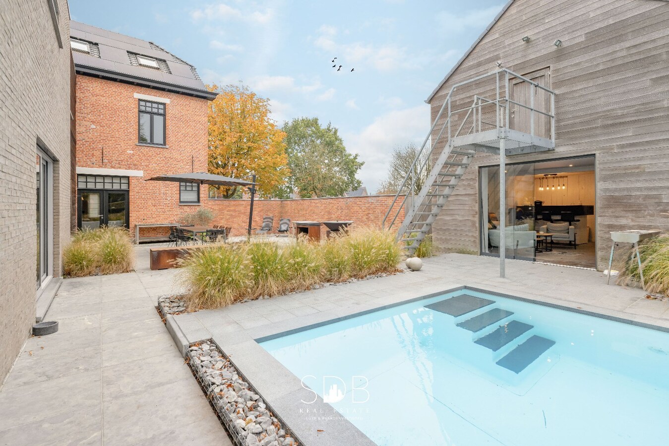 Prachtige woning met paardenfaciliteiten op 11.703m² 