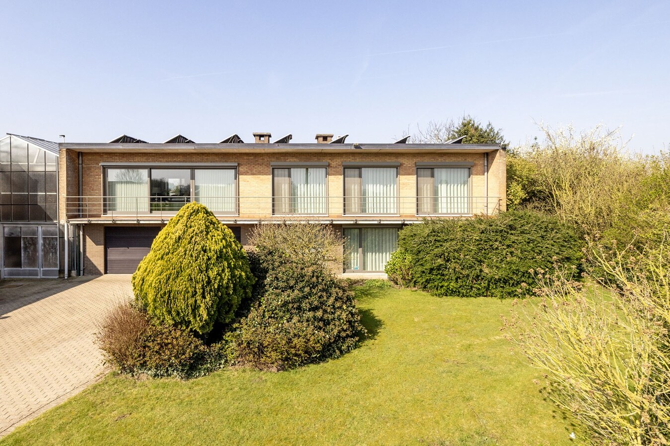 Ruime, landelijk gelegen woning met diverse mogelijkheden 