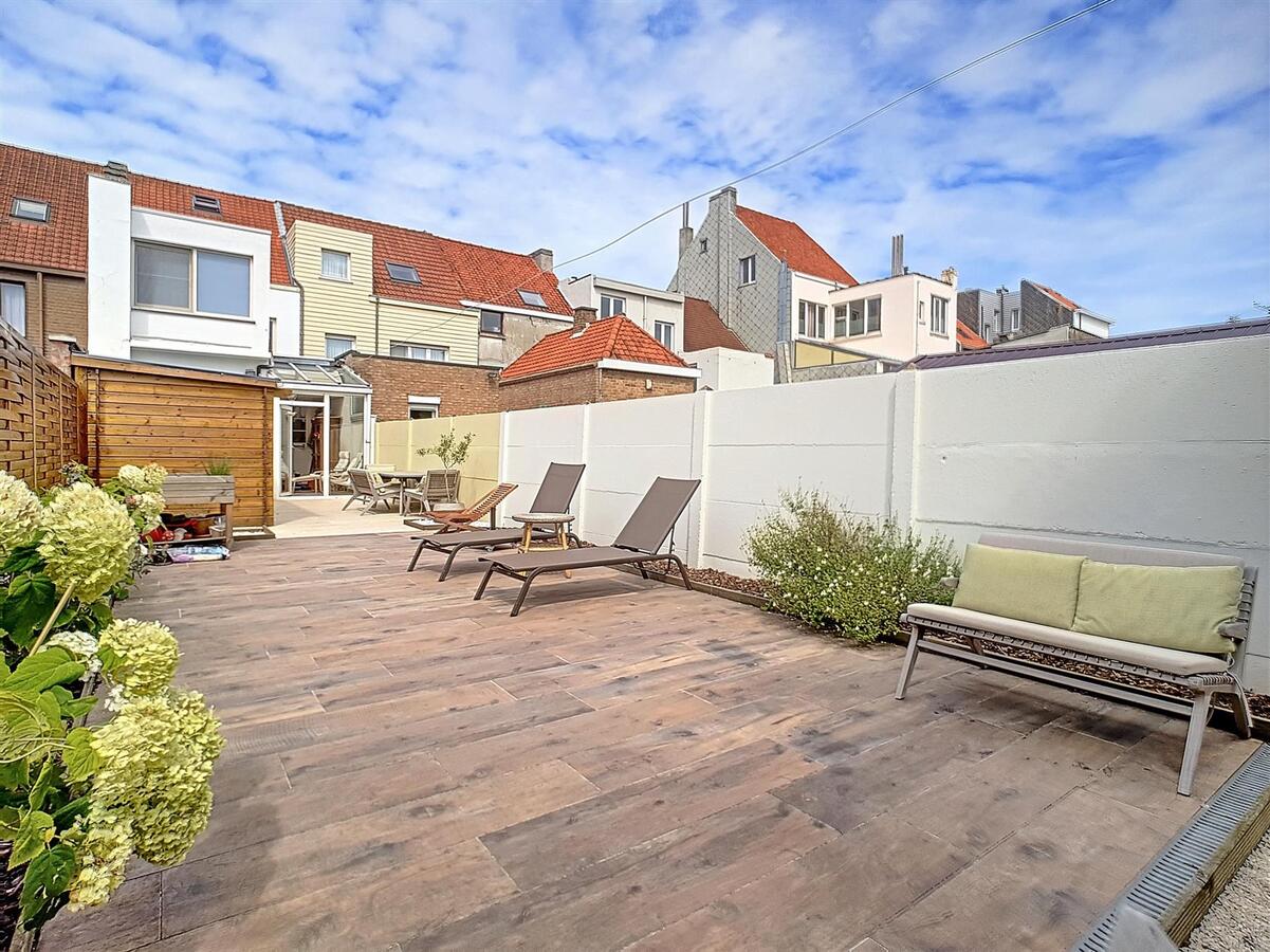 Aangename, volledig gerenoveerde en ruime gezinswoning - Zeebrugge 