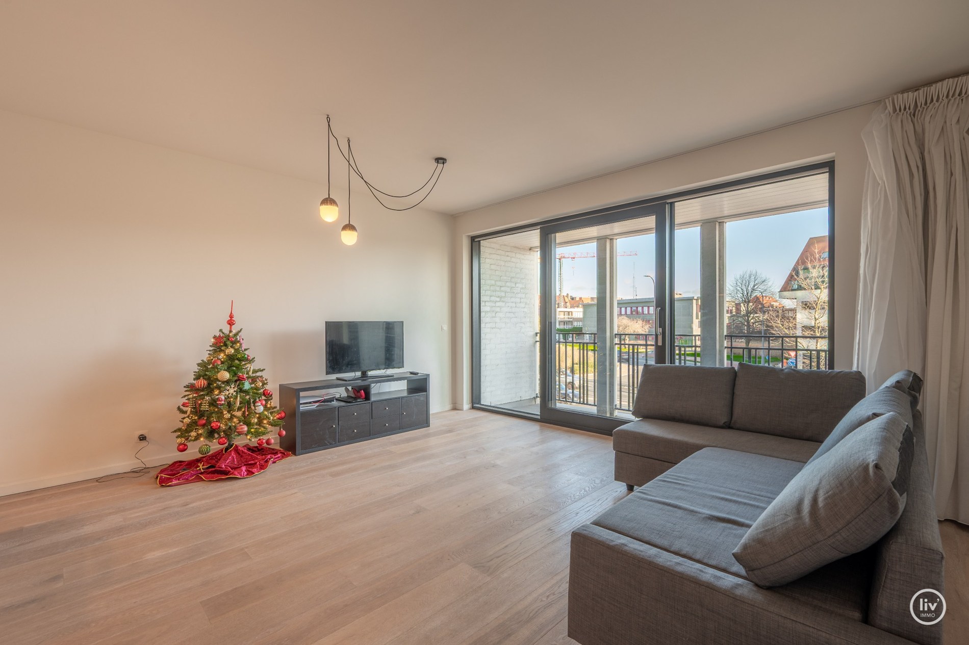 Magnifique appartement spacieux avec 3 chambres situé dans un immeuble récent à Duinenwater. 