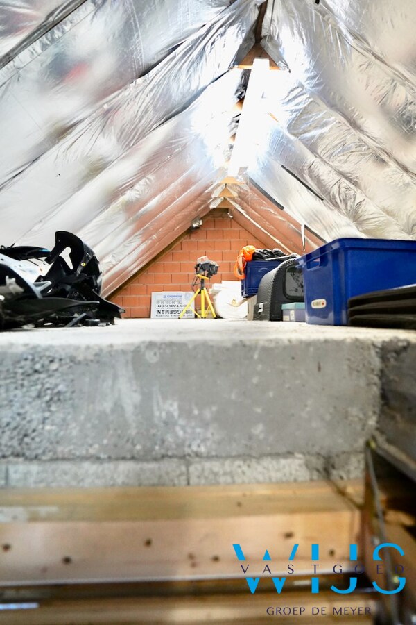 Ideale gezinswoning op 555 m² met 2 garages te Evergem ! 