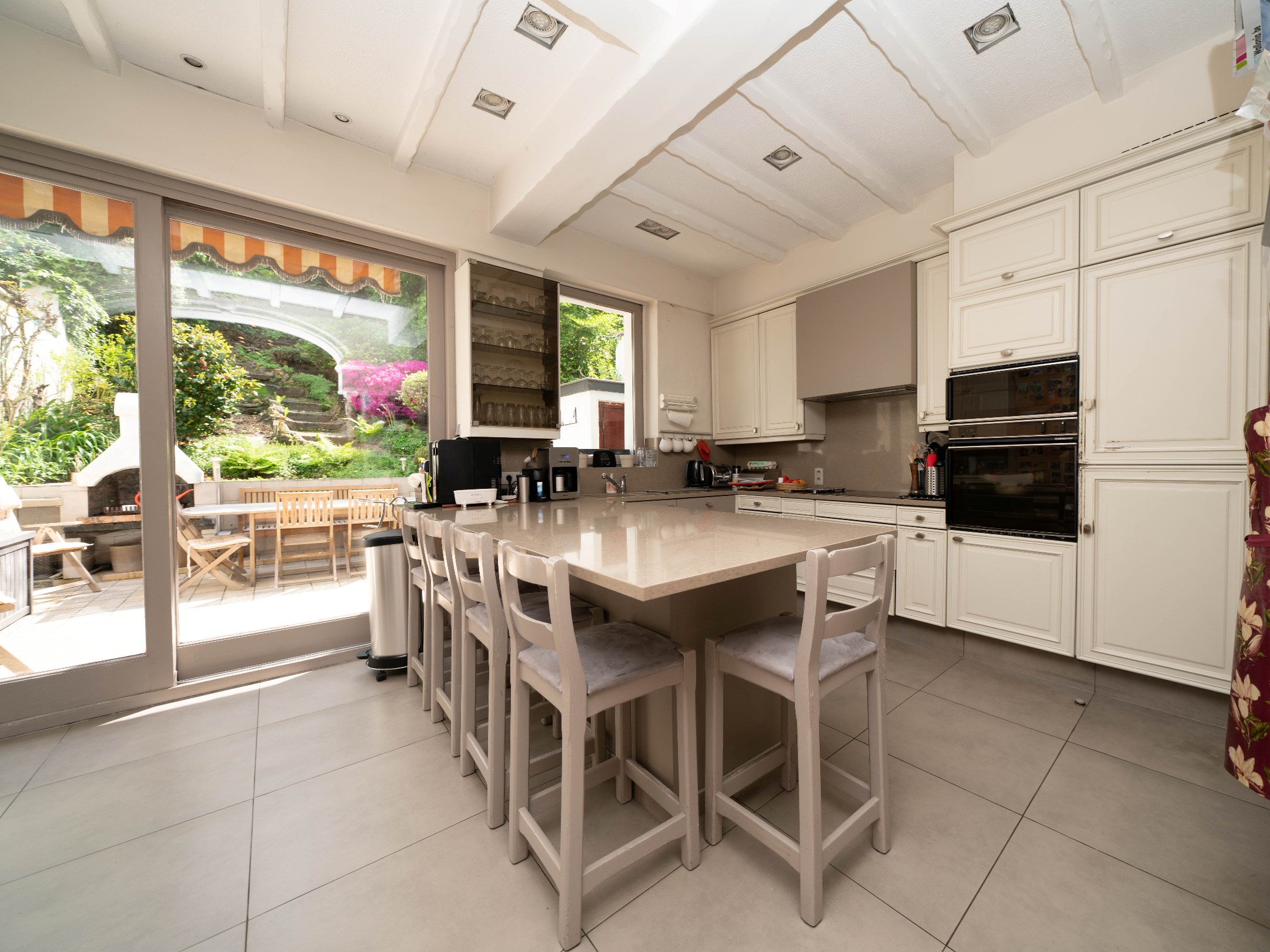 Prachtige herenwoning met 4 kamers, tuin en garage 