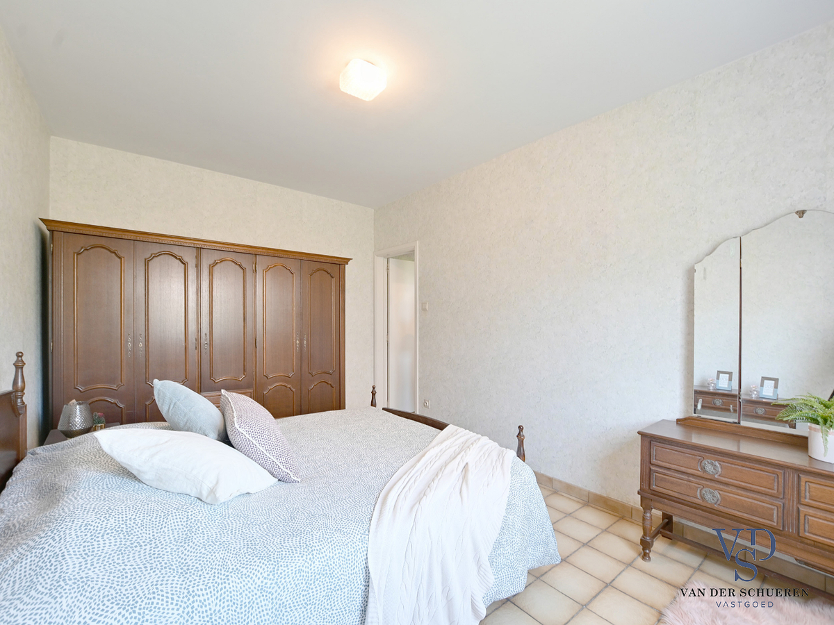 Bungalowwoning met mogelijkheden op een uniek perceel te Dikkelvenne. 