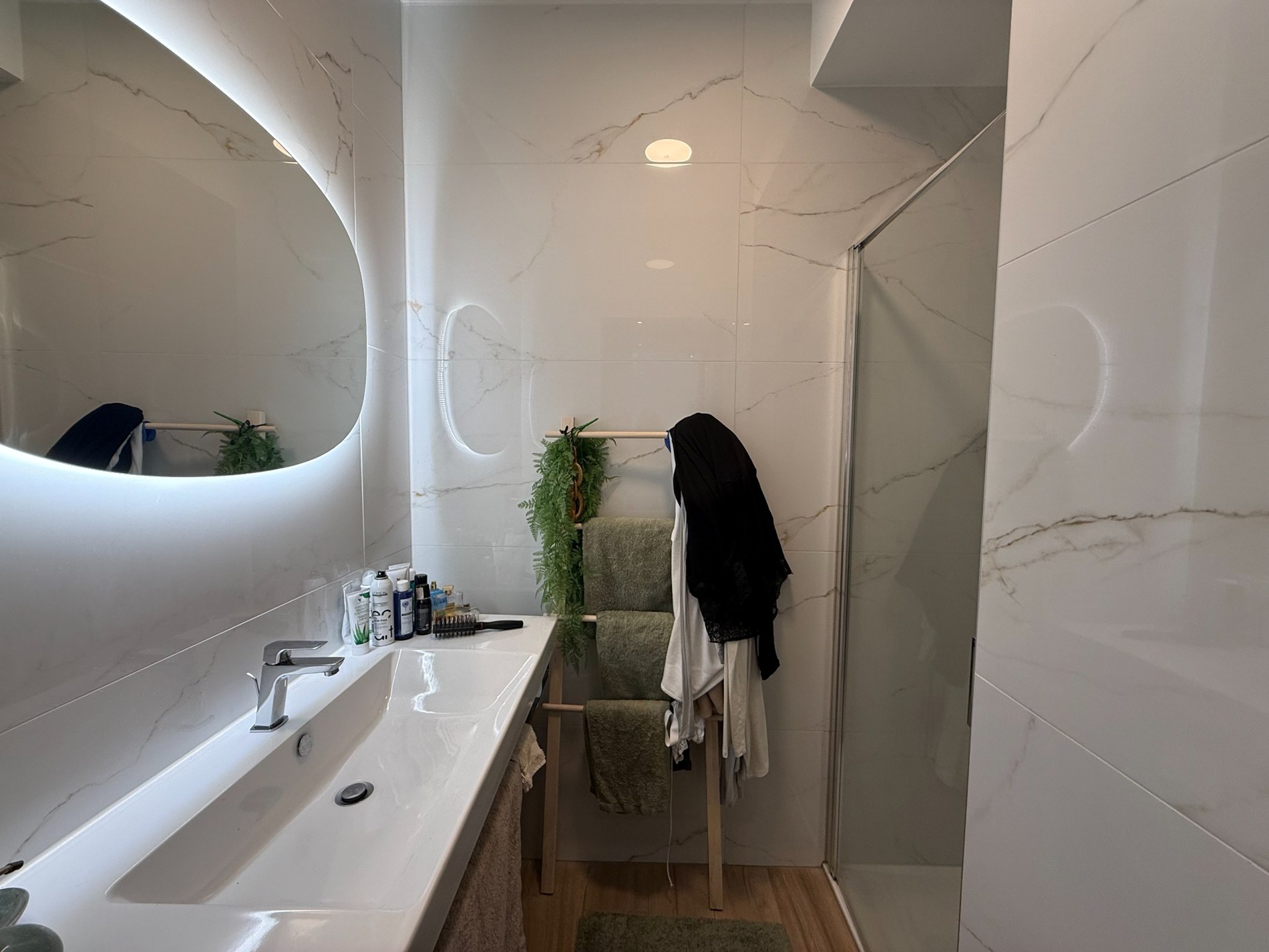 RESIDENTIE WATERVLIET - Gelijkvloers - Energiezuinig nieuwbouwproject met een hoogwaardige afwerkingen gelegen in het centrum van Knokke, nabij de Winkelstraten en op enkele meters van het strand. 