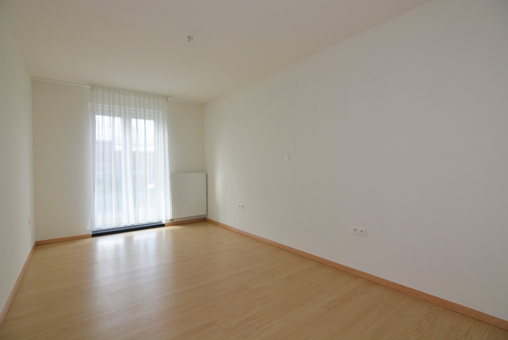 Moderne appartementswoning met 3 slpk, dubbele garage en terras. 