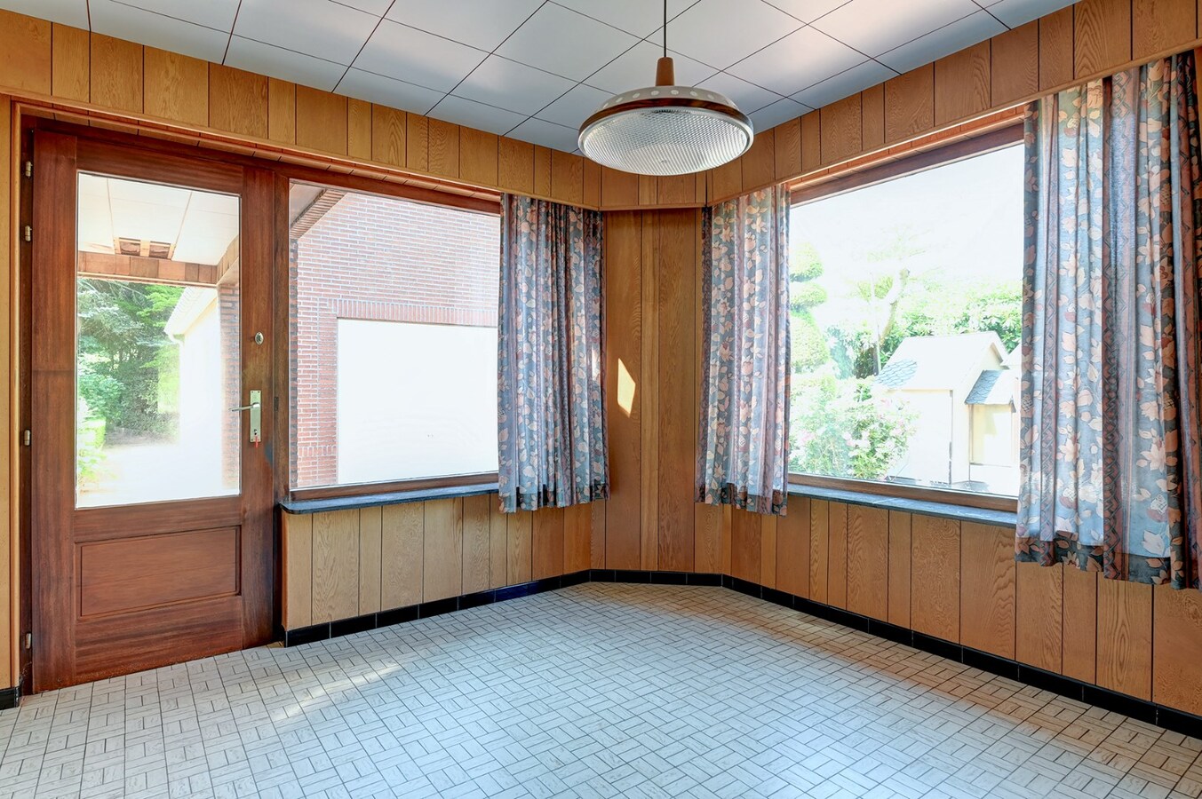 Zeer goed onderhouden woning gelegen op een prachtig perceel van circa 30 are 