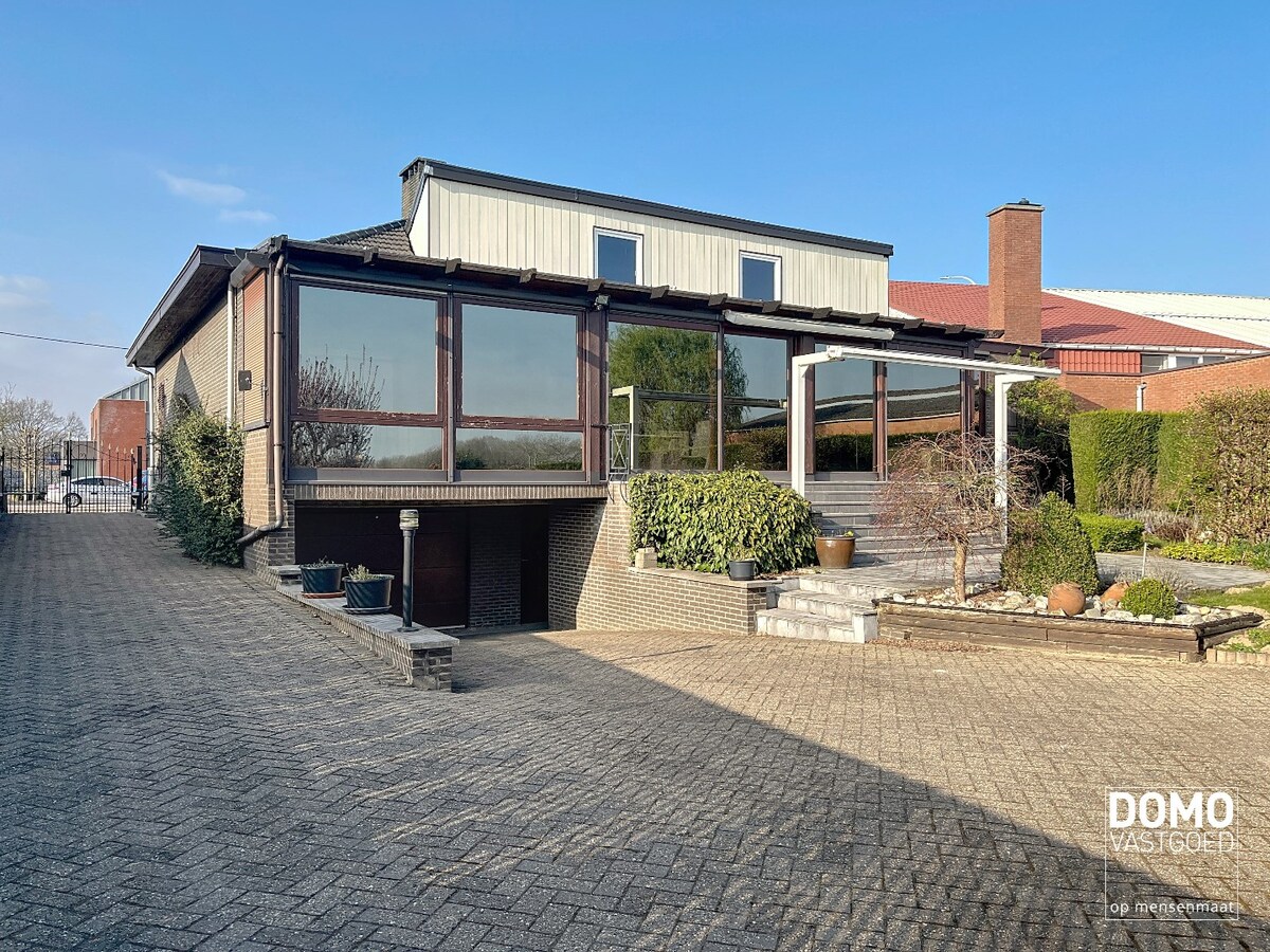 INSTAPKLARE GEZINSWONING MET RUIME GARAGE, KELDER &amp; TUIN TE HERK-DE-STAD 