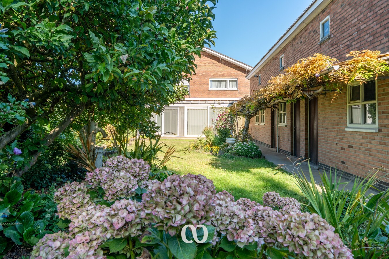 Ruime villa met grote tuin in centrum Oudenaarde 