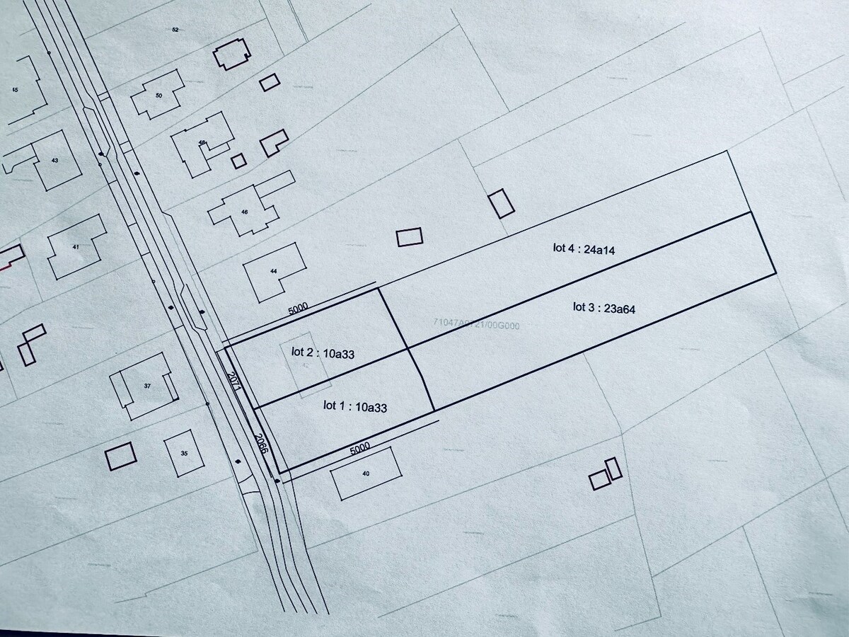 Woning op zeer rustig gelegen en ruim perceel. 