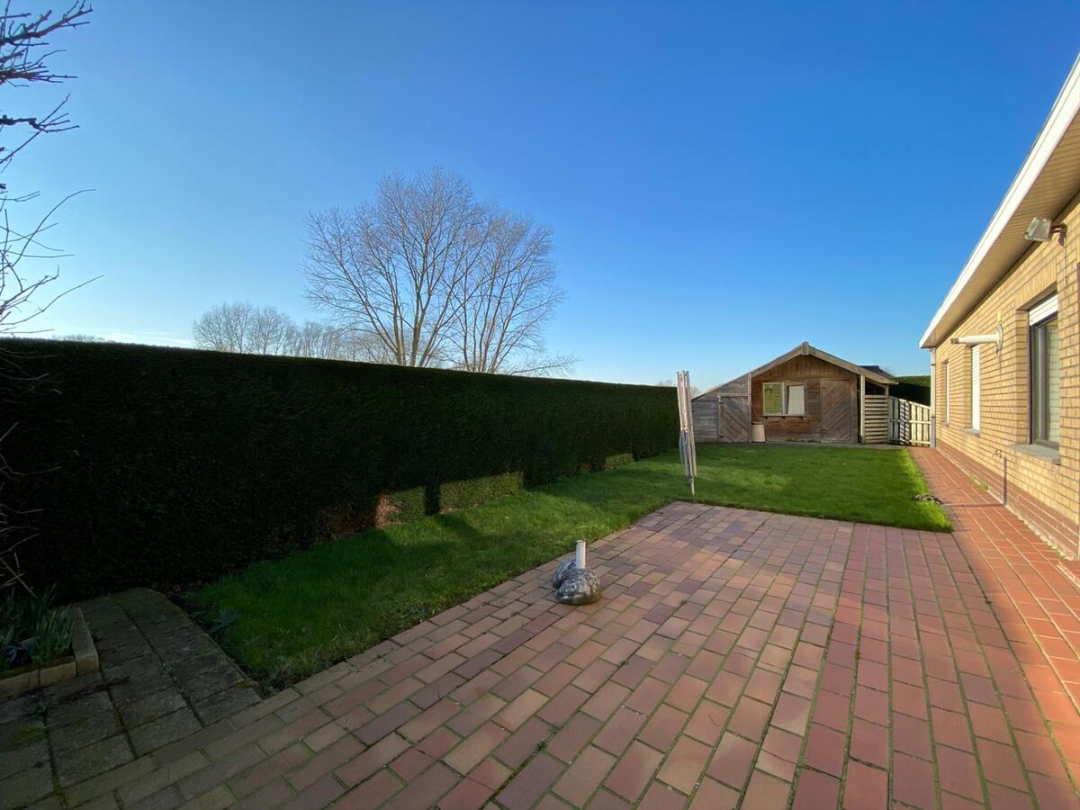 Rustig gelegen alleenstaande woning met 3 slaapkamers te Koekelare 