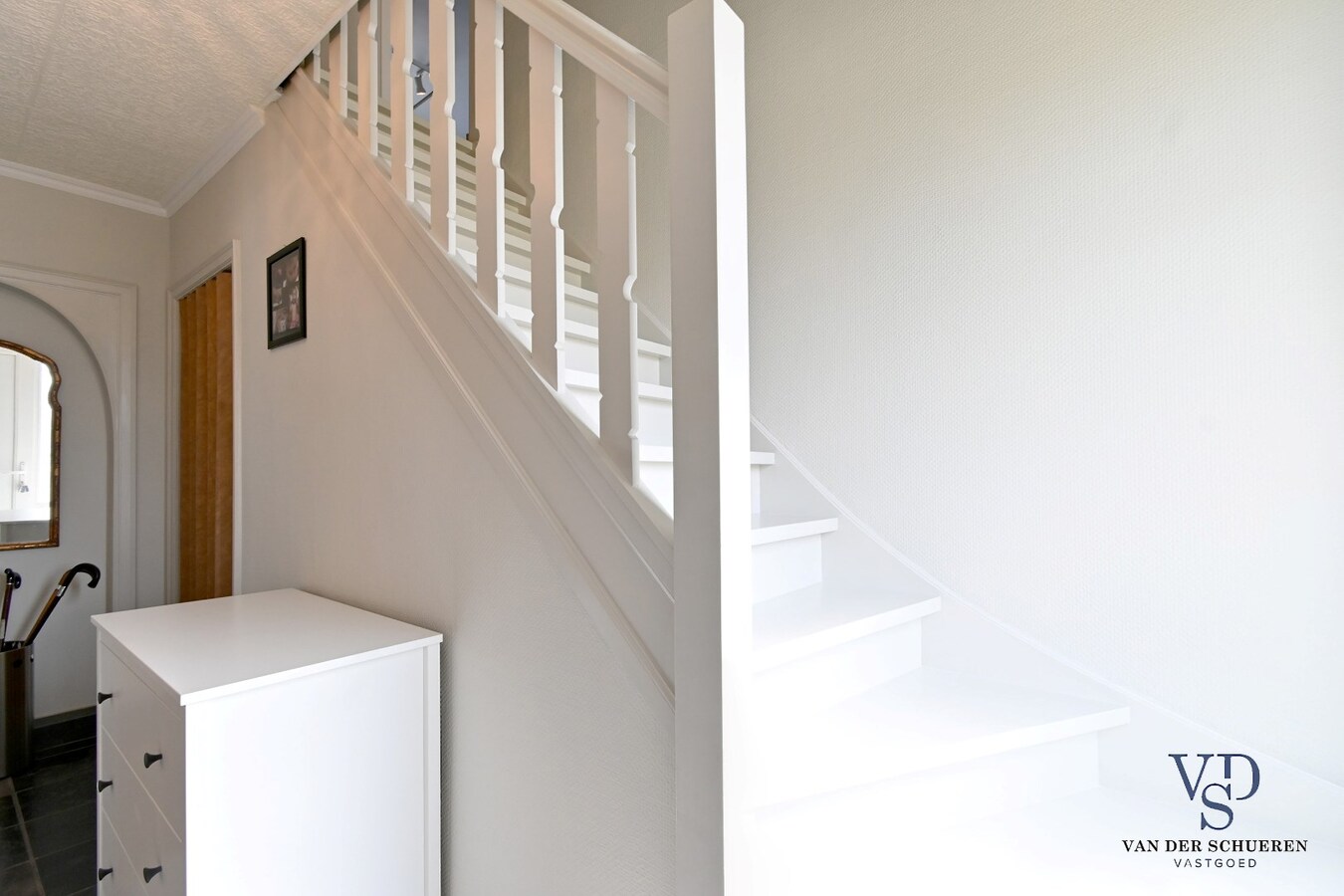 Degelijke, ruime eigendom in rustige residentiële wijk 