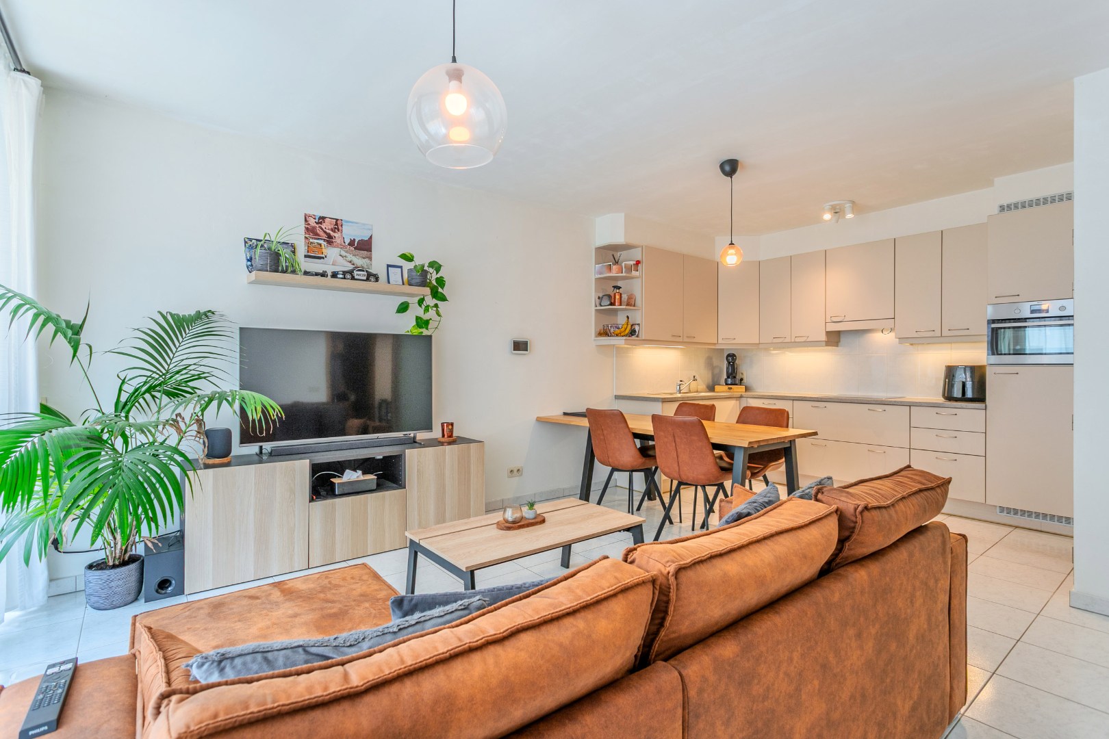 Energiezuinig glv-appartement (70m²) met tuin, berging en autostpl. te Halle 