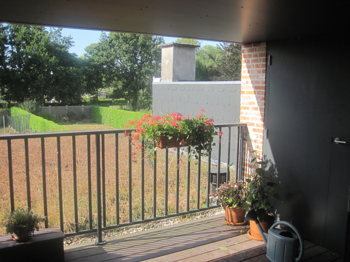 Nieuwe, ruime duplex!   GEEN VASTE KOSTEN !! 