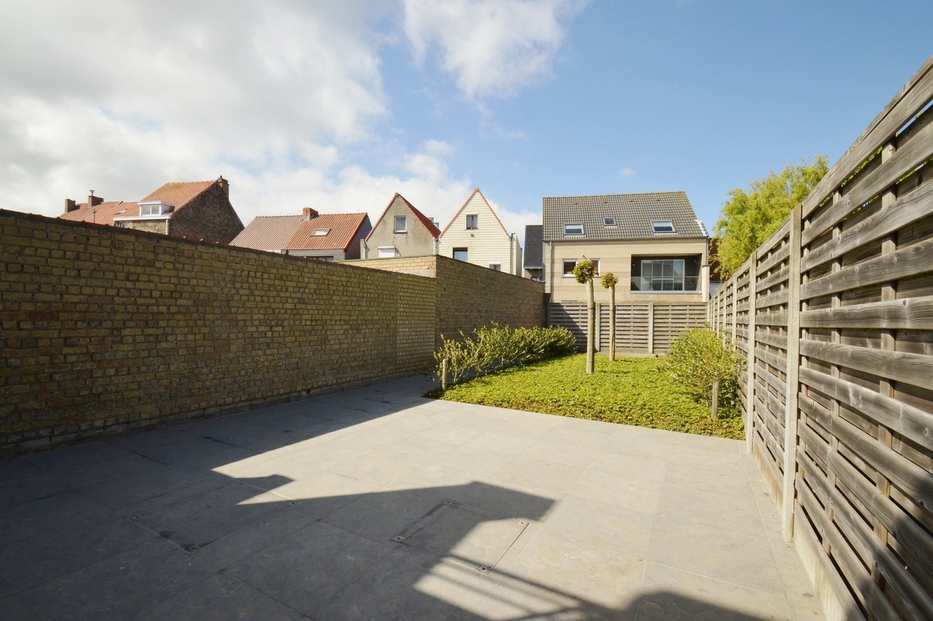 Recente woning met garage en zongerichte tuin - Zeebrugge 