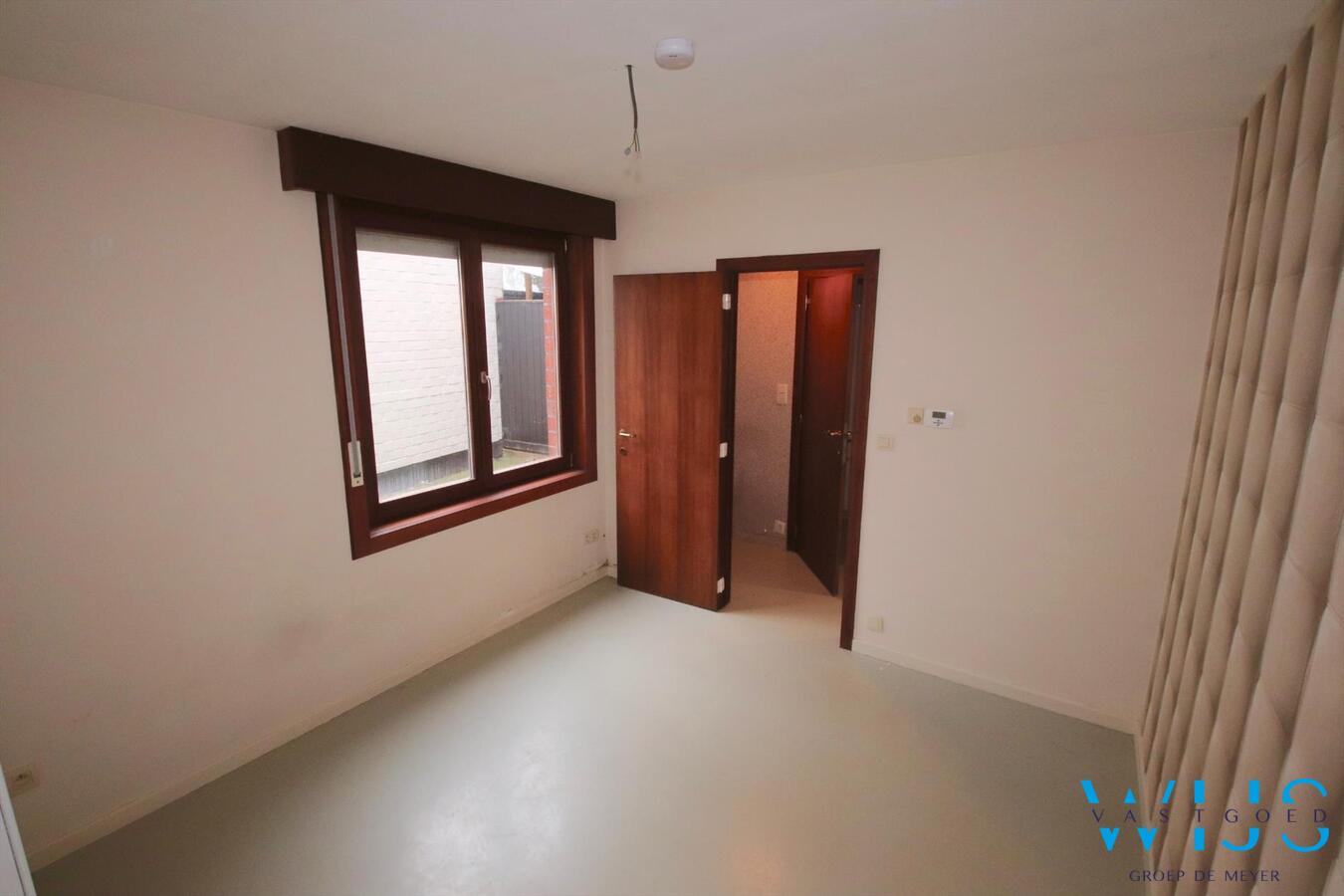 Woning met 2 entiteiten (MOGELIJKHEDEN) en garage in centrum ASSENEDE! 