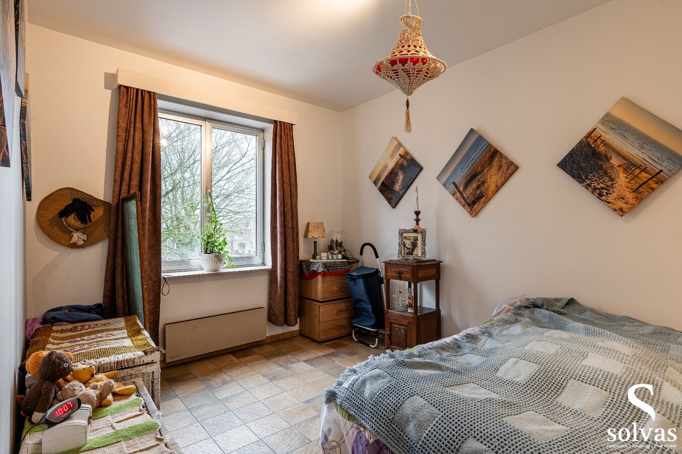 Gebouw met 4 appartementen en 2 handelspanden in centrum Maldegem 