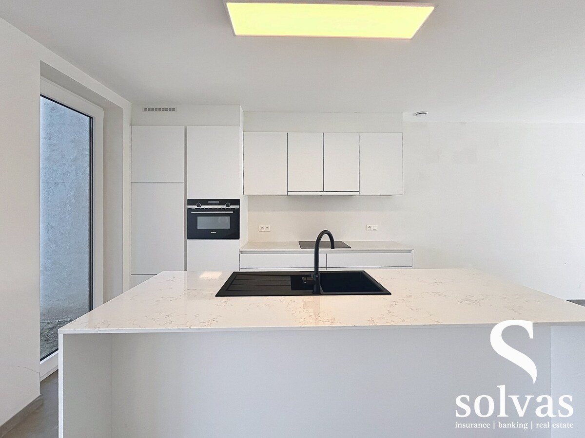Nieuwbouwwonining met 4 slaapkamers in hartje Aalter op toplocatie. 