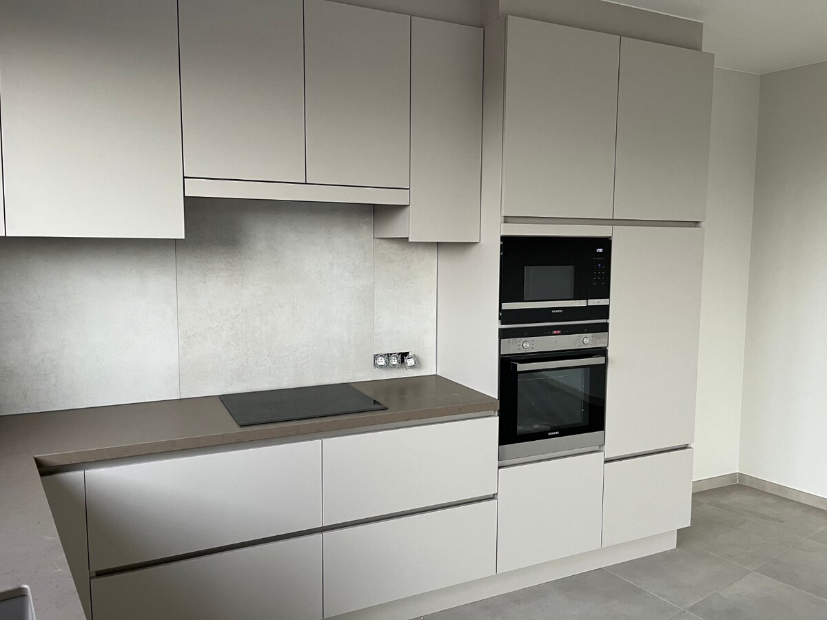 Nieuw, luxueus afgewerkt BEN-penthouse 