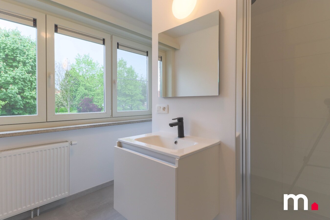 Recent gerenoveerde woning met 3 slaapkamers te Menen ! 