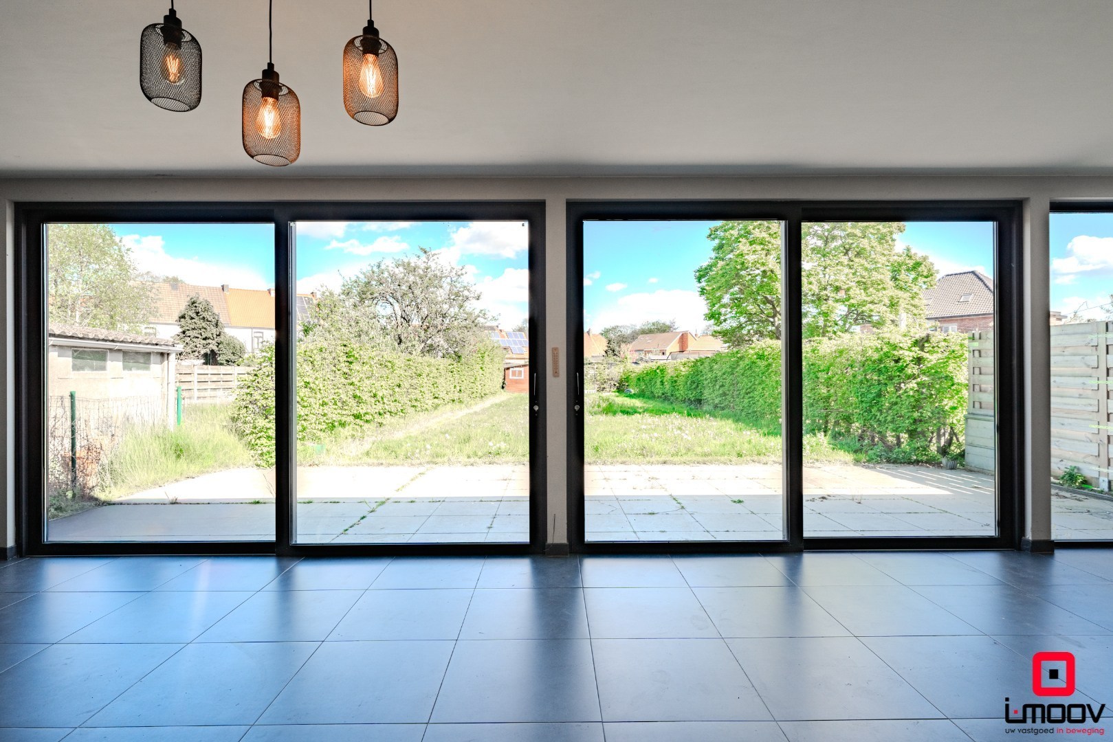 Modern appartement met uitzonderlijk grote tuin en kwalitatieve afwerking te Oostakker 