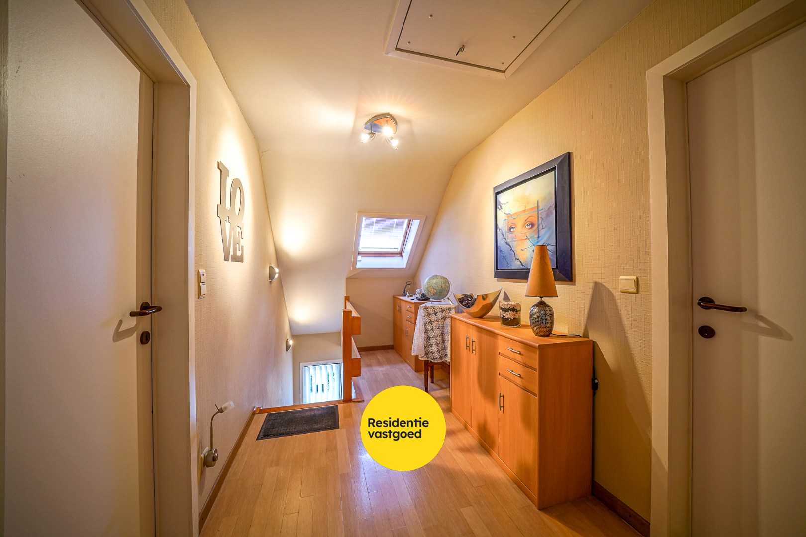 Vrijstaande ruime woning in rustige residentiële wijk in Oudenburg 