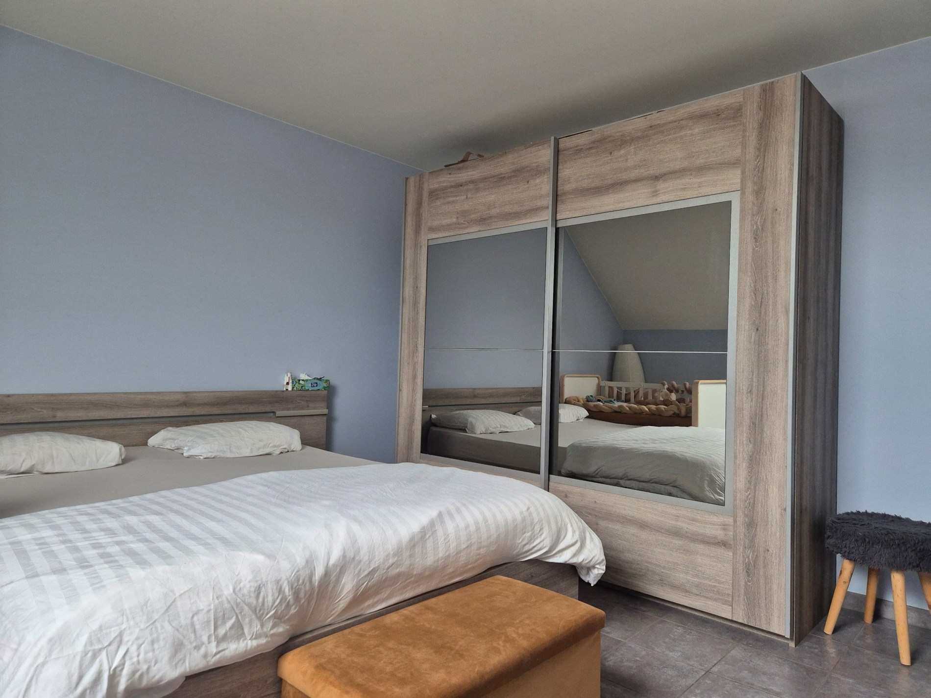 Duplex appartement met 2 slaapkamers en terras. 