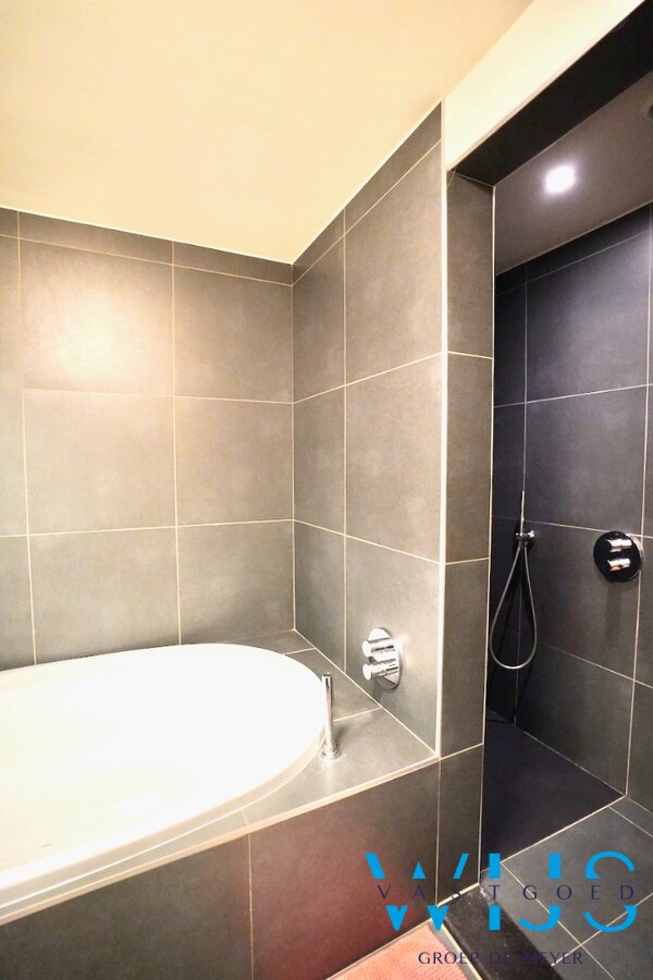 Prachtig energiezuinig appartement in hartje ERTVELDE ! 