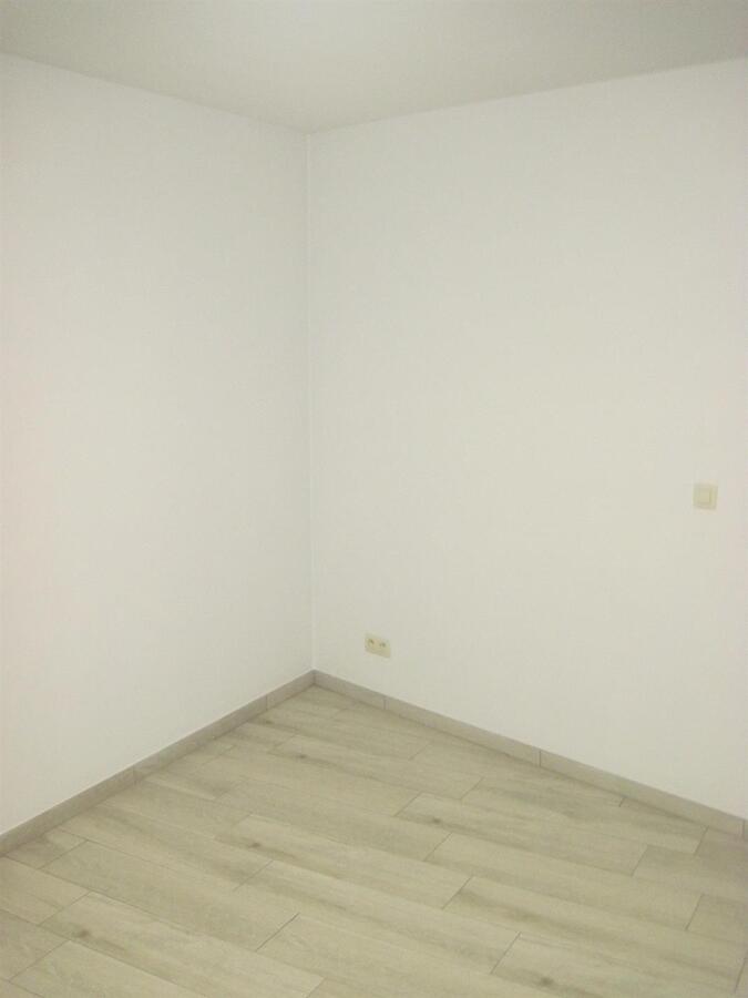 LUXUEUS 1-SLPK-APPARTEMENT   (geen vaste kosten !). 