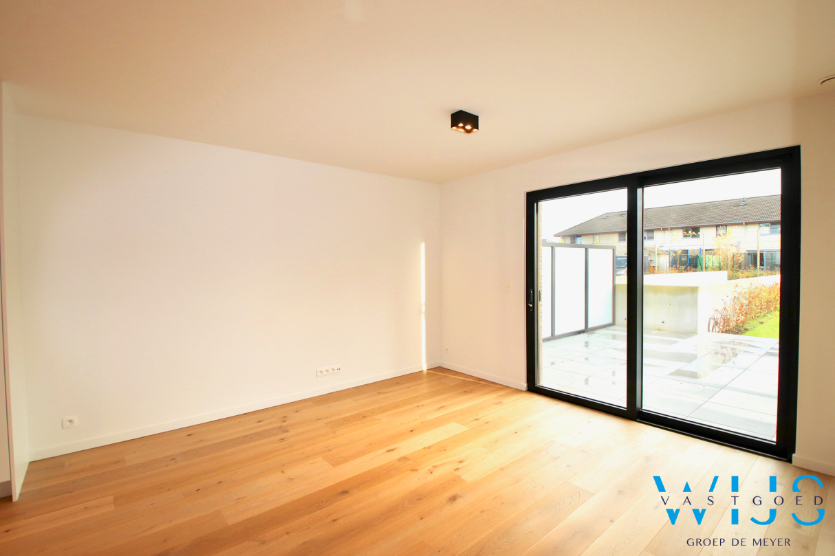 Zeer aangenaam gelijkvloers appartement met tuin te Belzele ! 