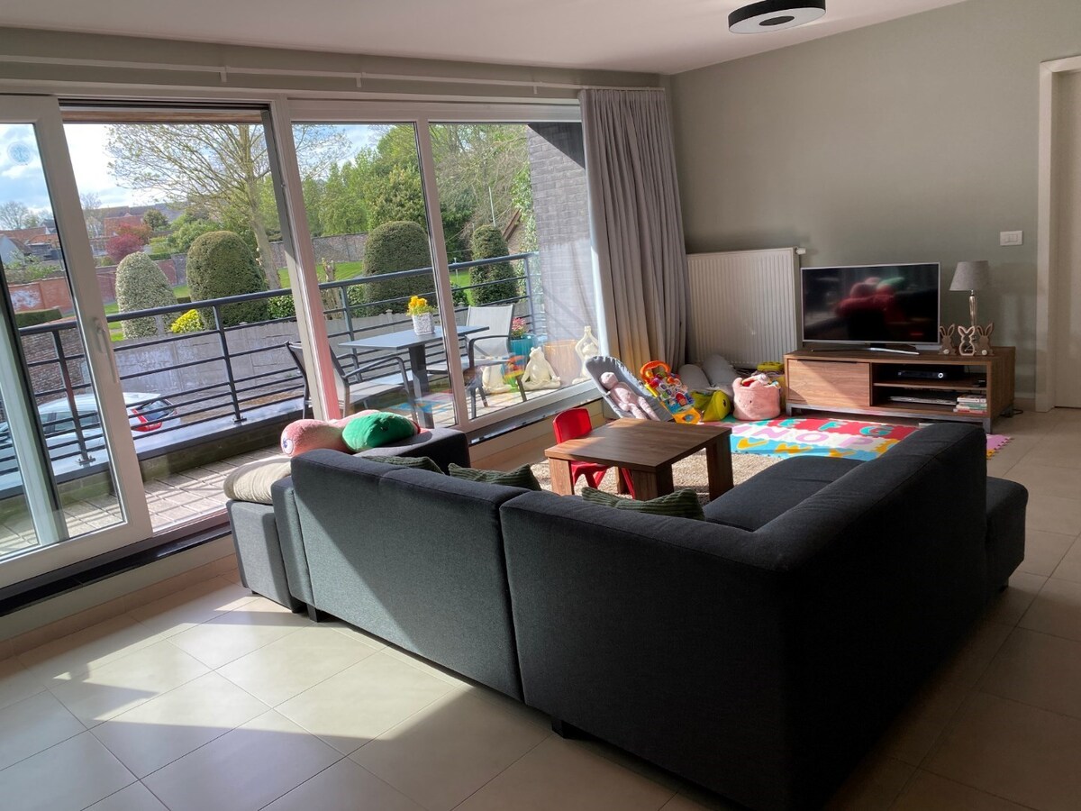 Ruim appartement met 2 terrassen. 