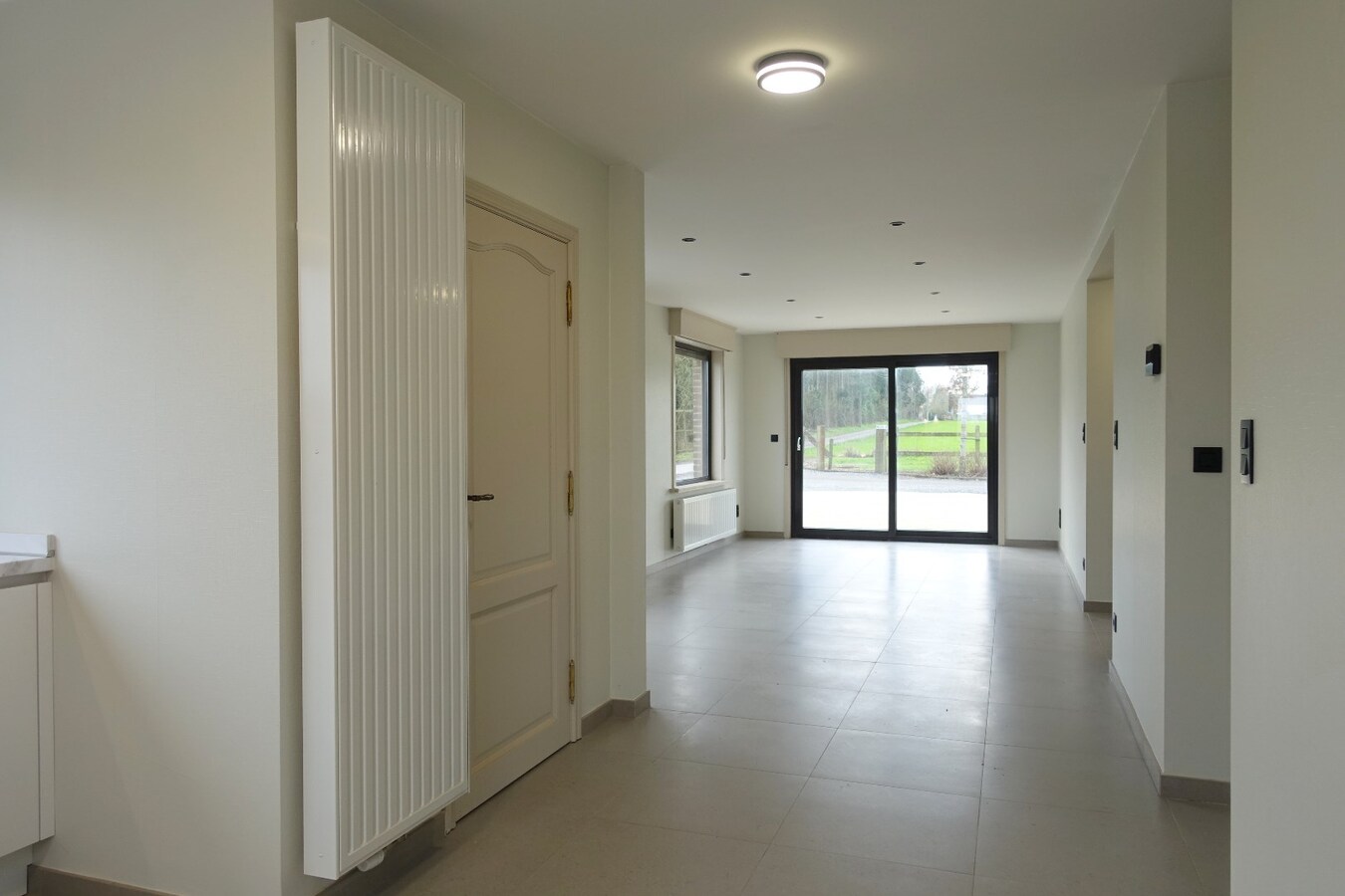 Landelijk gelegen woning met loods! 