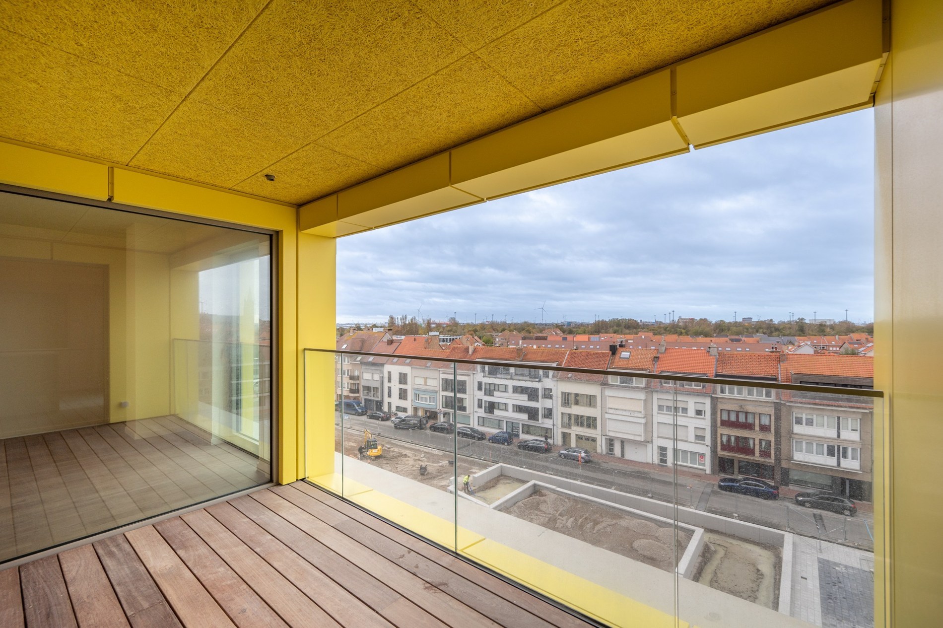 Volledig instapklaar nieuwbouw-appartement voorzien van een gevelbreedte van 10m: Opendeurdag  Zondag 4/01 (14u tot 17u). 