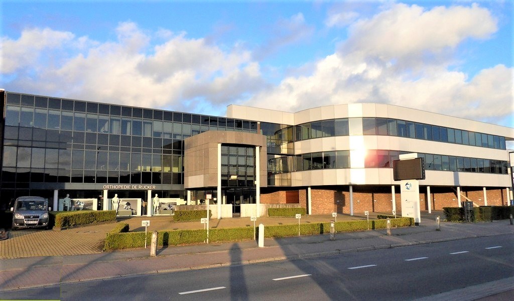 Kantoor te huur op toplocatie aan klaverblad E40xE17 in Gent